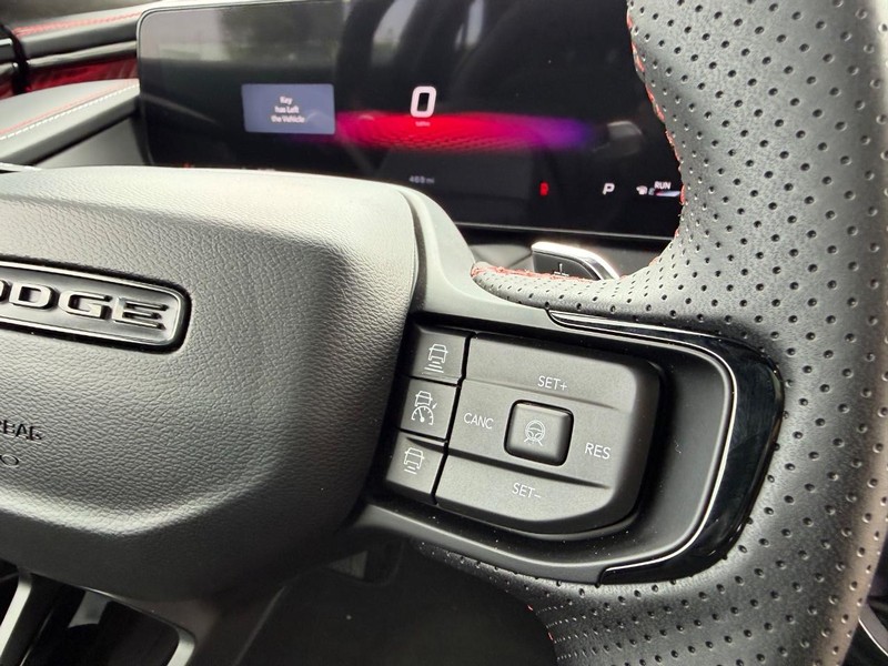 Dodge Charger Vehicle Full-screen Gallery Image 13