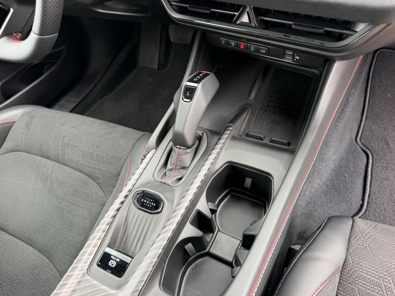 Dodge Charger Vehicle Full-screen Gallery Image 15