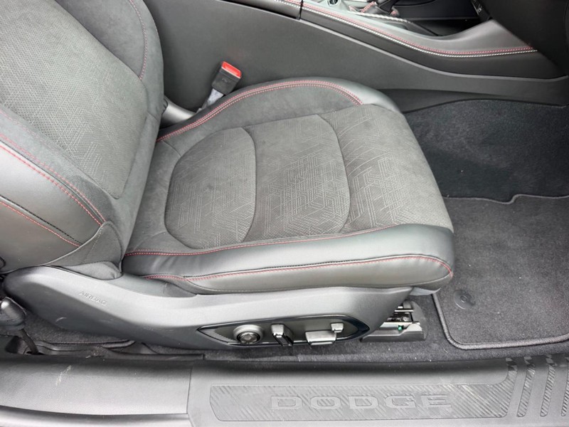 Dodge Charger Vehicle Full-screen Gallery Image 16