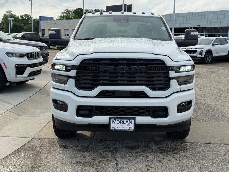 Ram 2500 Vehicle Full-screen Gallery Image 2