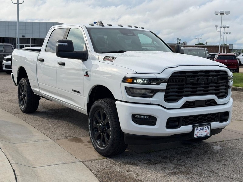 Ram 2500 Vehicle Full-screen Gallery Image 3