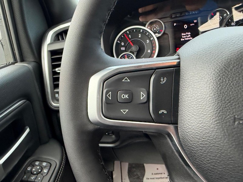 Ram 2500 Vehicle Full-screen Gallery Image 11