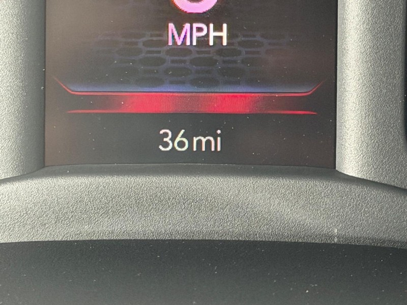 Ram 2500 Vehicle Full-screen Gallery Image 18