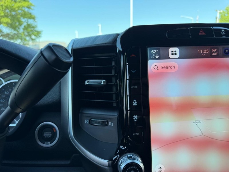 Ram 2500 Vehicle Full-screen Gallery Image 14