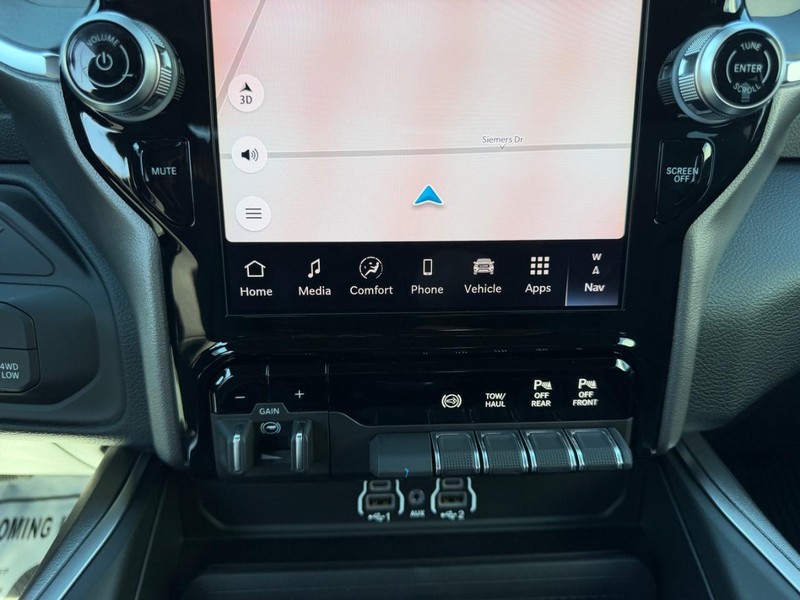 Ram 2500 Vehicle Full-screen Gallery Image 15