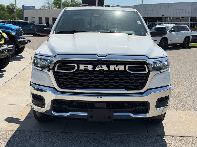 Ram 1500 Vehicle Full-screen Gallery Image 2