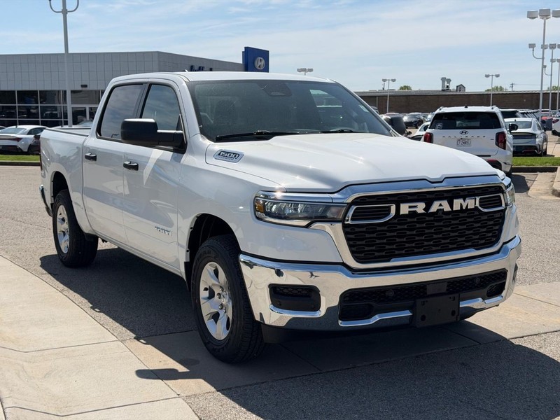 Ram 1500 Vehicle Full-screen Gallery Image 3