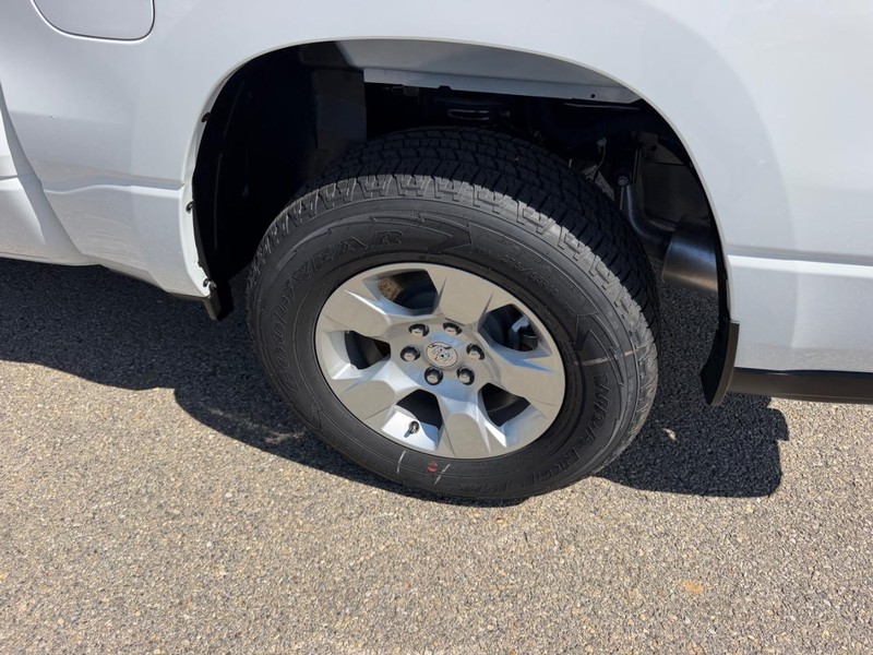 Ram 1500 Vehicle Full-screen Gallery Image 7