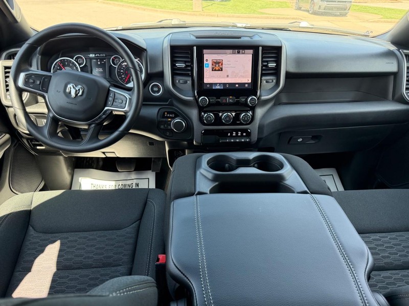 Ram 1500 Vehicle Full-screen Gallery Image 9