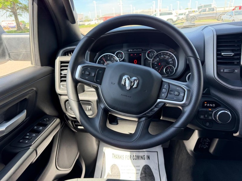 Ram 1500 Vehicle Full-screen Gallery Image 10