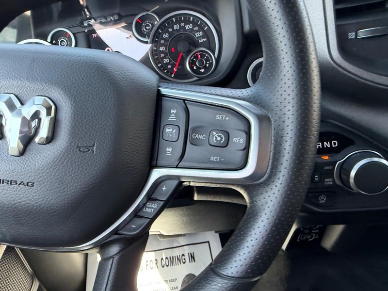 Ram 1500 Vehicle Full-screen Gallery Image 12