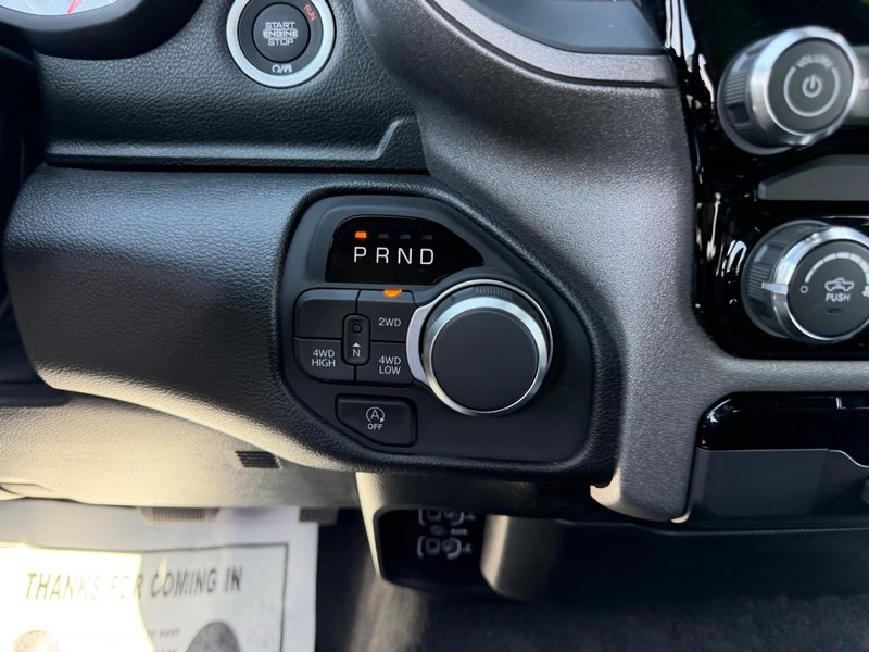 Ram 1500 Vehicle Full-screen Gallery Image 15