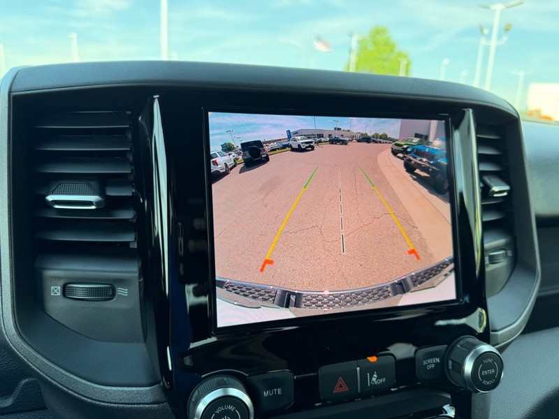 Ram 1500 Vehicle Full-screen Gallery Image 20