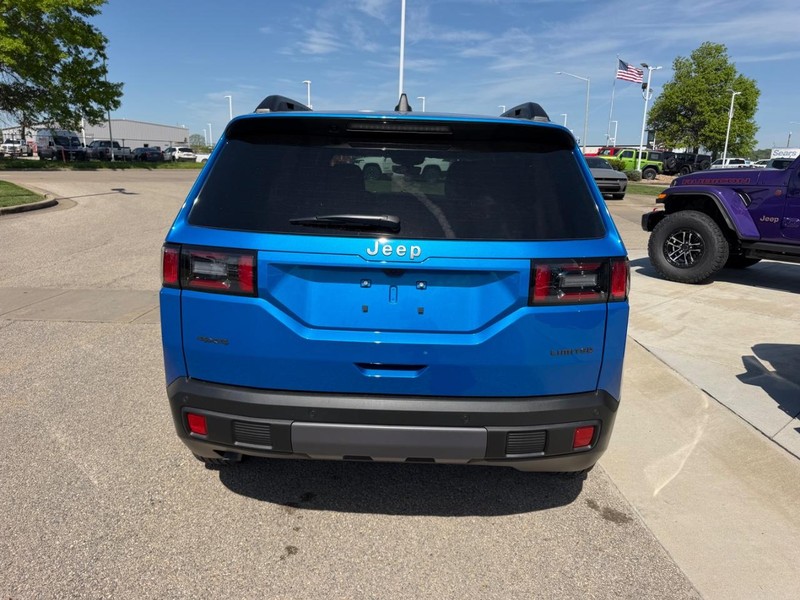 Jeep Cherokee Vehicle Full-screen Gallery Image 5