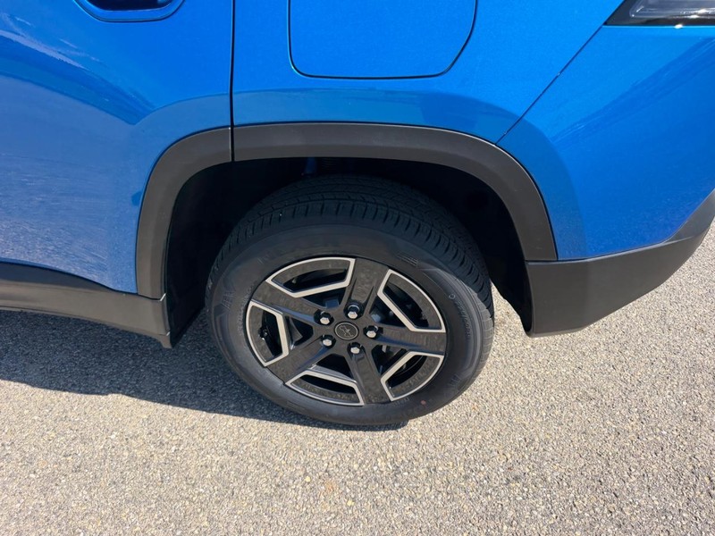 Jeep Cherokee Vehicle Full-screen Gallery Image 8