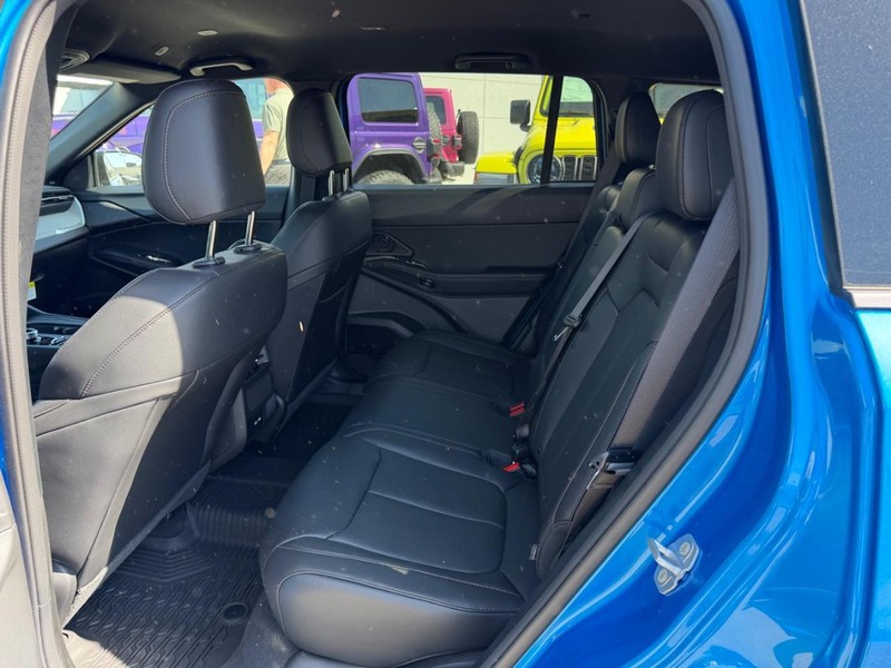 Jeep Cherokee Vehicle Full-screen Gallery Image 9