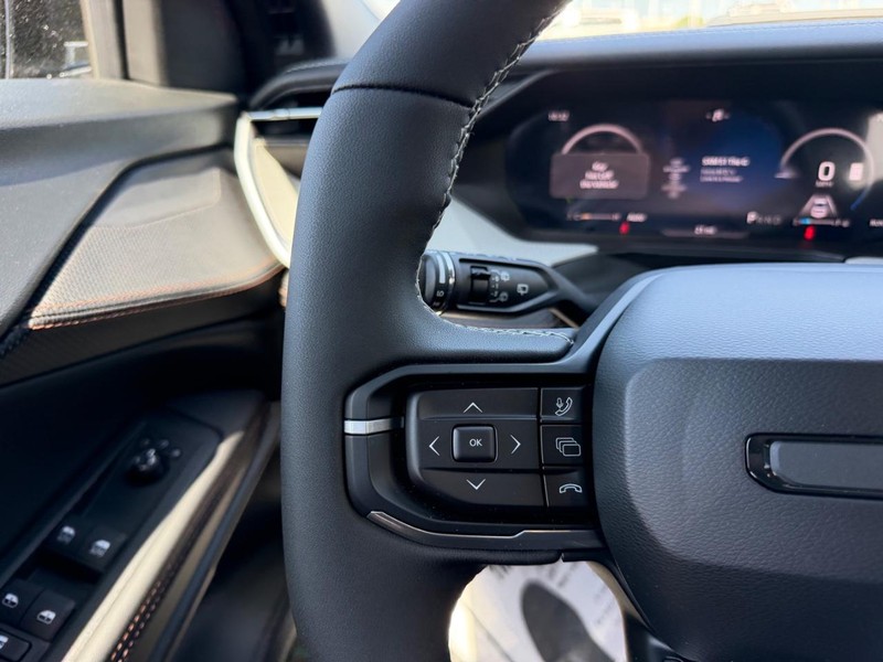 Jeep Cherokee Vehicle Full-screen Gallery Image 12