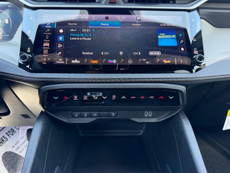 Jeep Cherokee Vehicle Full-screen Gallery Image 15