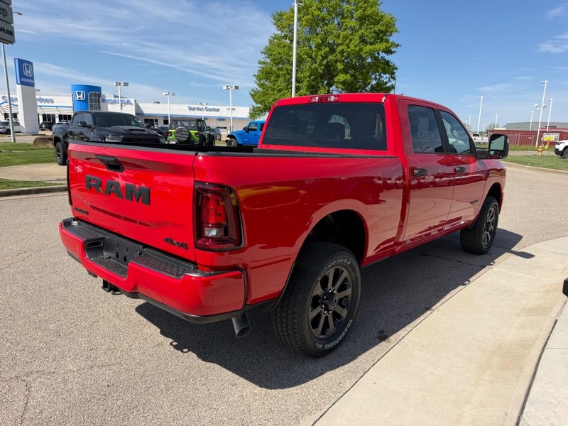 Ram 2500 Vehicle Full-screen Gallery Image 4