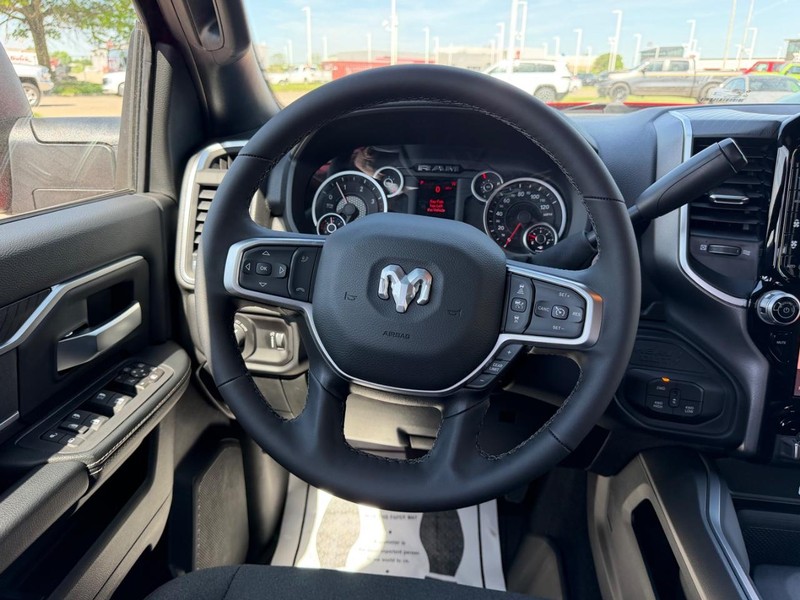 Ram 2500 Vehicle Full-screen Gallery Image 10