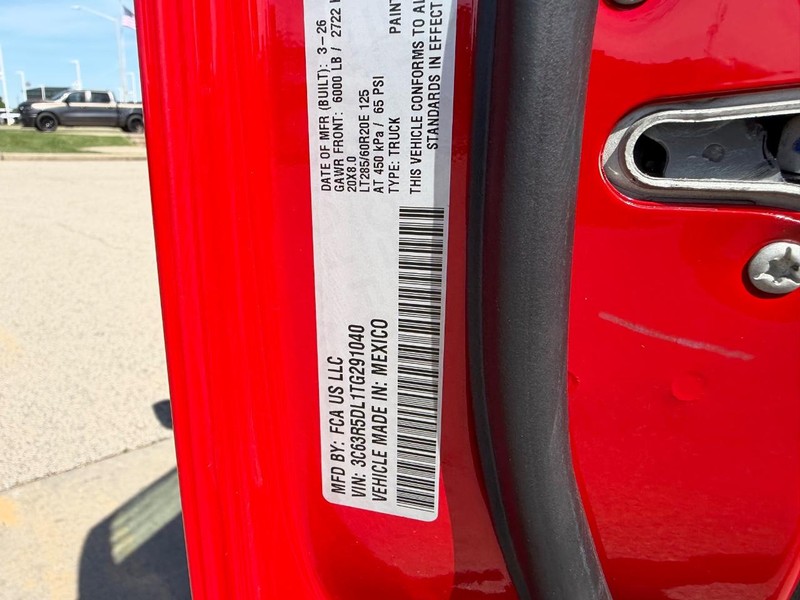 Ram 2500 Vehicle Full-screen Gallery Image 21