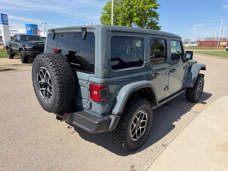 Jeep Wrangler Vehicle Full-screen Gallery Image 4