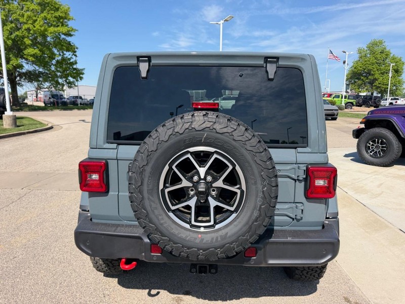 Jeep Wrangler Vehicle Full-screen Gallery Image 5