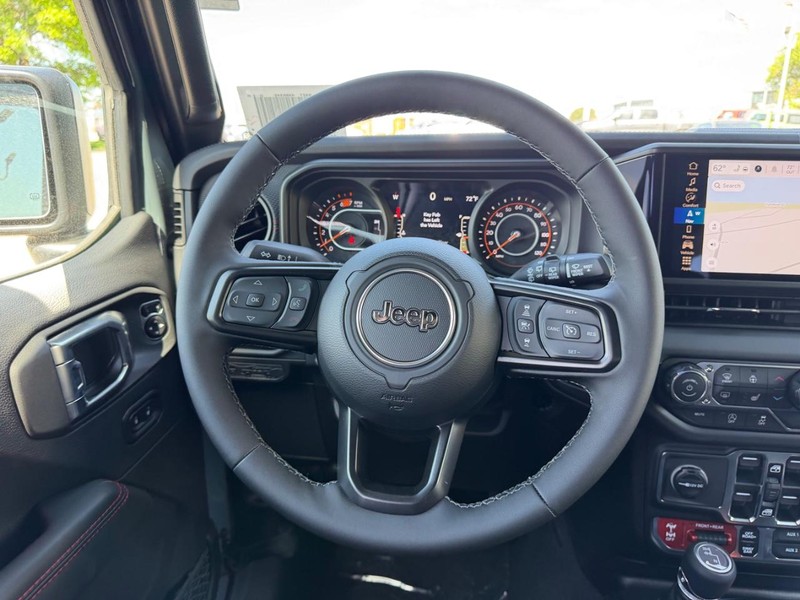 Jeep Wrangler Vehicle Full-screen Gallery Image 10