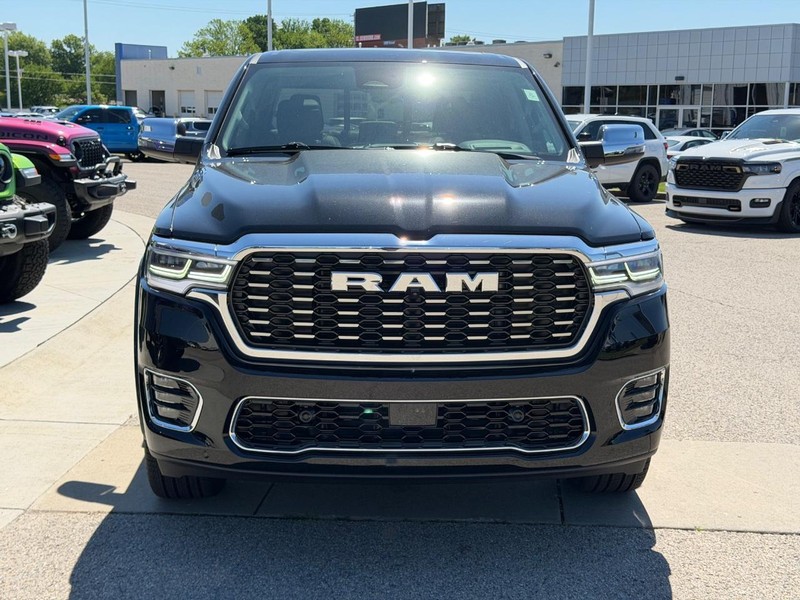 Ram 1500 Vehicle Full-screen Gallery Image 2