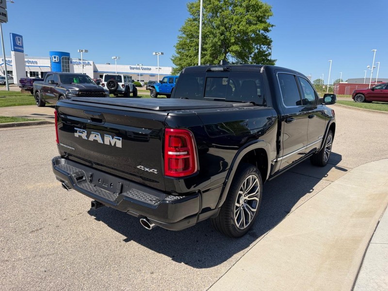 Ram 1500 Vehicle Full-screen Gallery Image 4