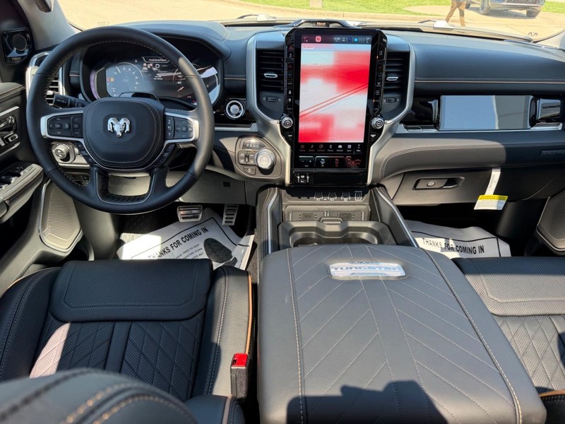 Ram 1500 Vehicle Full-screen Gallery Image 10