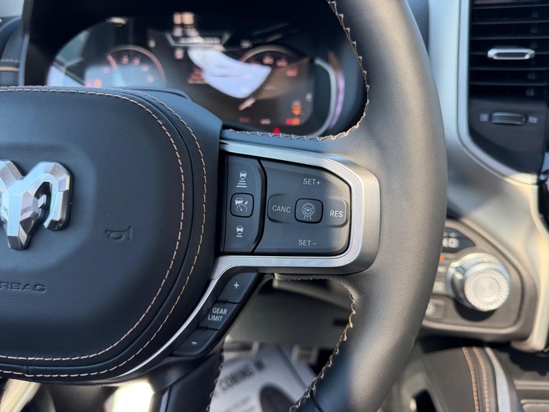 Ram 1500 Vehicle Full-screen Gallery Image 13