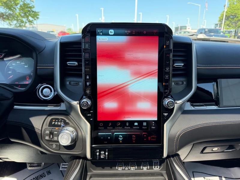 Ram 1500 Vehicle Full-screen Gallery Image 14