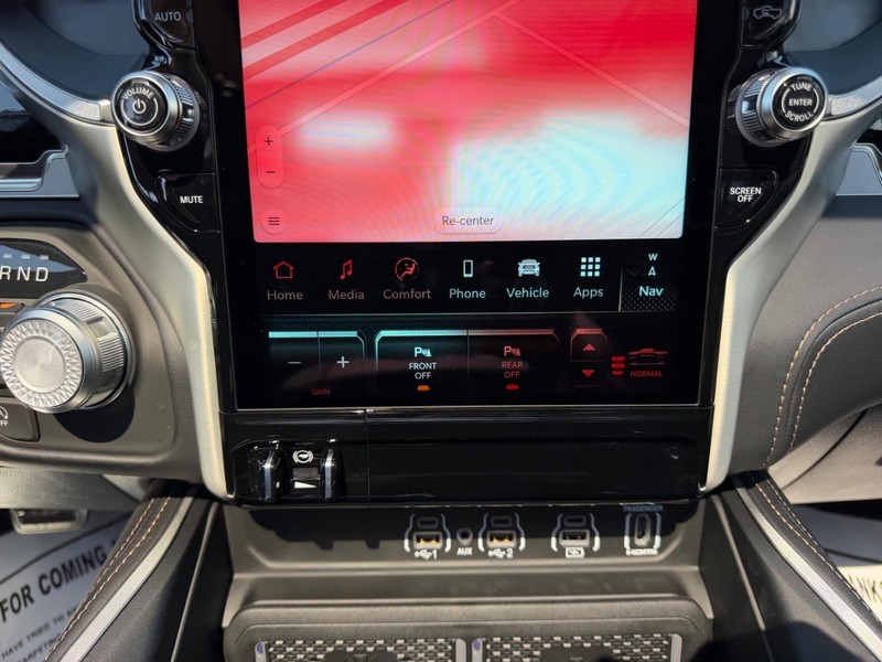 Ram 1500 Vehicle Full-screen Gallery Image 16