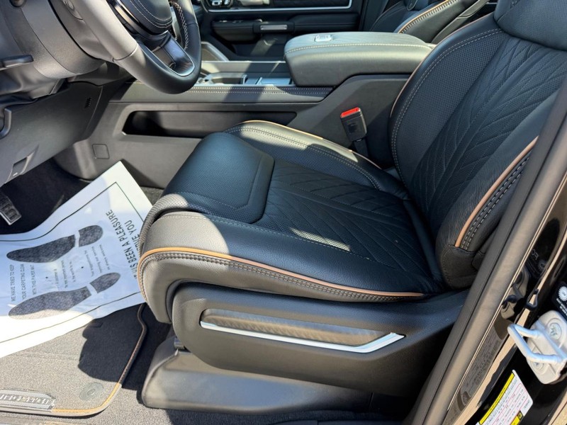 Ram 1500 Vehicle Full-screen Gallery Image 21