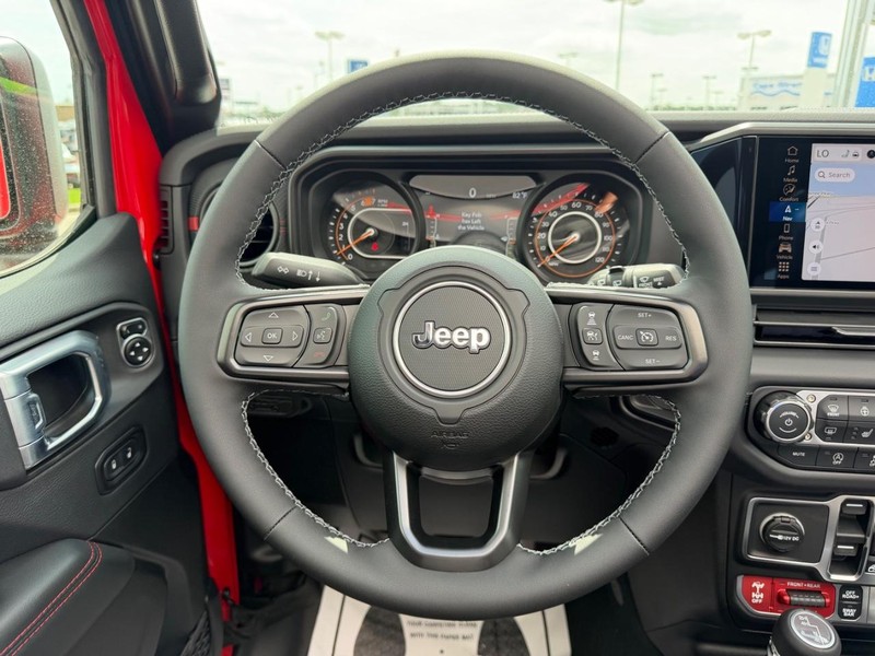 Jeep Wrangler Vehicle Full-screen Gallery Image 10