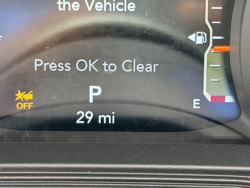 Jeep Wrangler Vehicle Full-screen Gallery Image 19