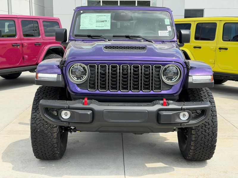 Jeep Wrangler Vehicle Full-screen Gallery Image 2