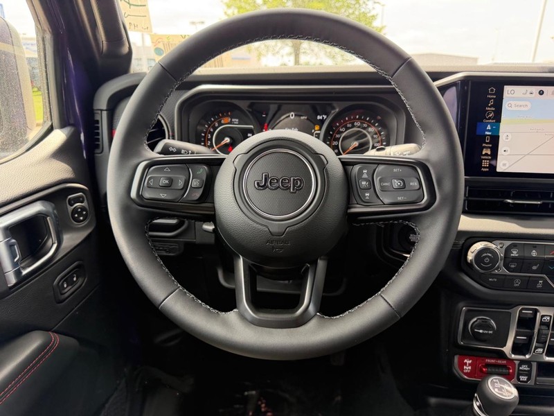 Jeep Wrangler Vehicle Full-screen Gallery Image 10