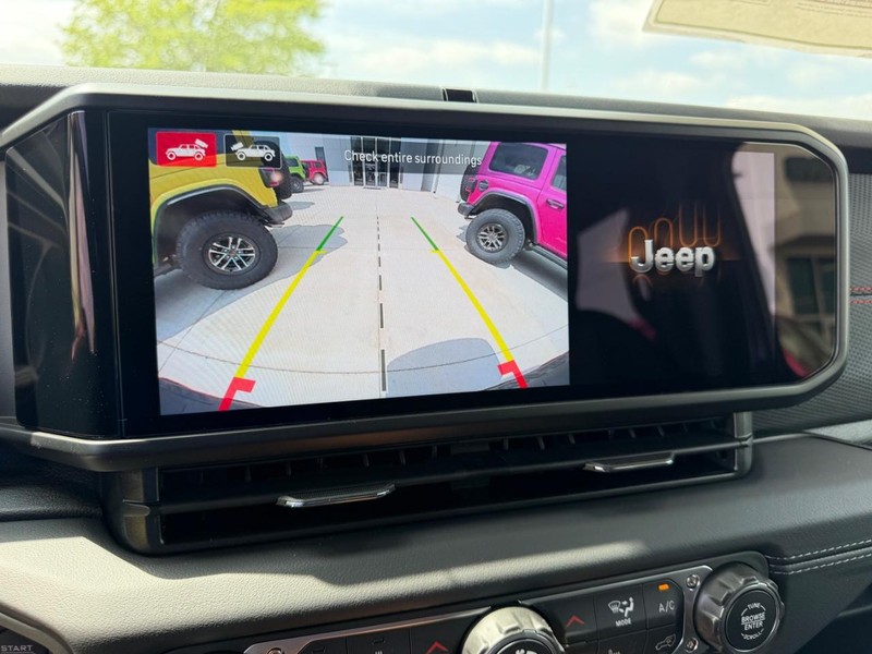 Jeep Wrangler Vehicle Full-screen Gallery Image 20