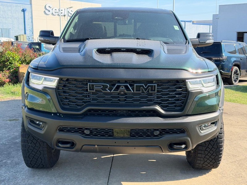 Ram 1500 Vehicle Full-screen Gallery Image 2