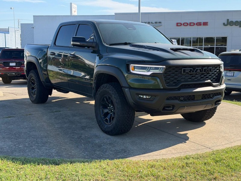 Ram 1500 Vehicle Full-screen Gallery Image 3