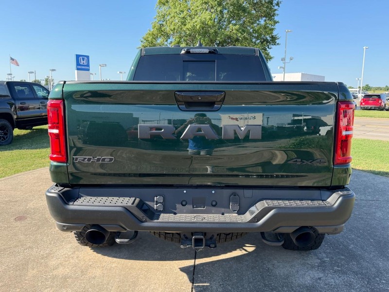 Ram 1500 Vehicle Full-screen Gallery Image 5