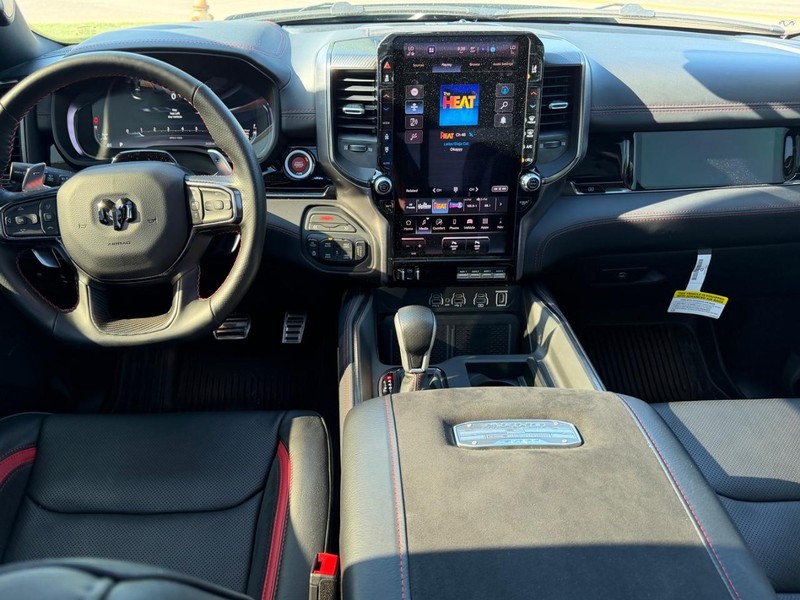 Ram 1500 Vehicle Full-screen Gallery Image 10