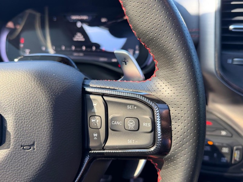 Ram 1500 Vehicle Full-screen Gallery Image 13