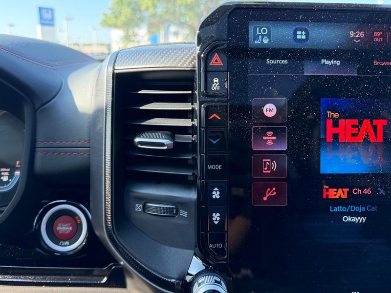 Ram 1500 Vehicle Full-screen Gallery Image 15