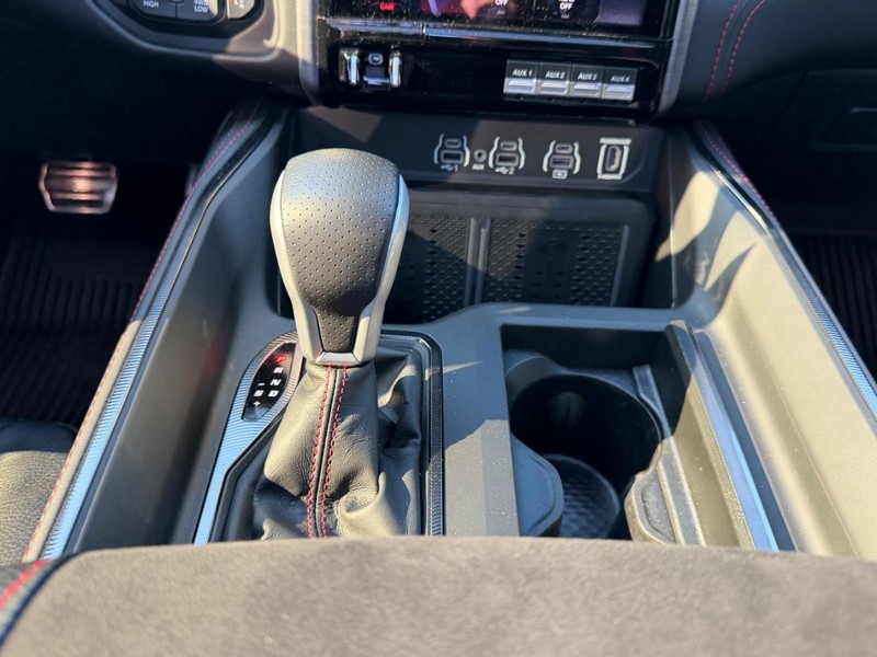 Ram 1500 Vehicle Full-screen Gallery Image 17