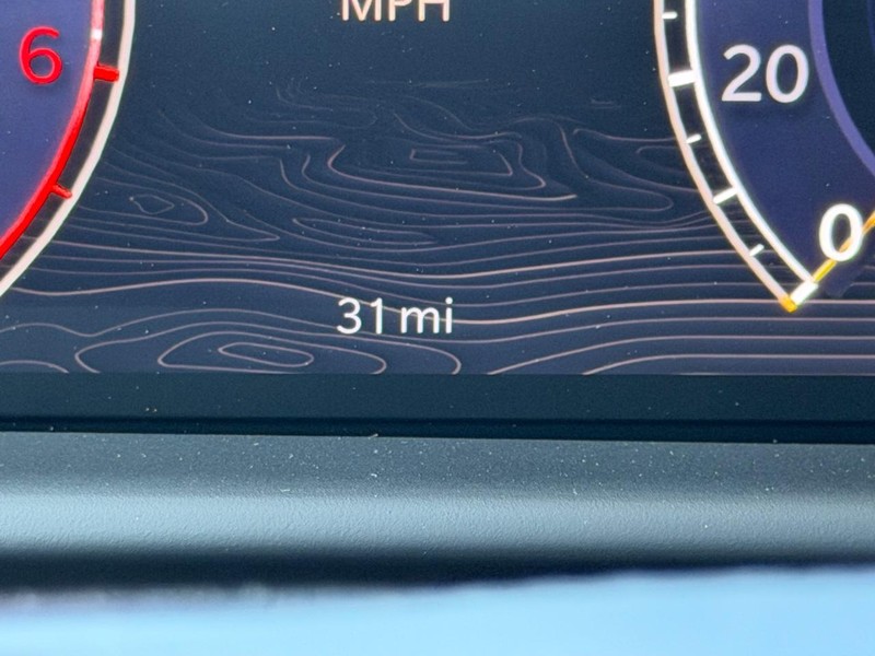 Jeep Grand Wagoneer Vehicle Full-screen Gallery Image 24