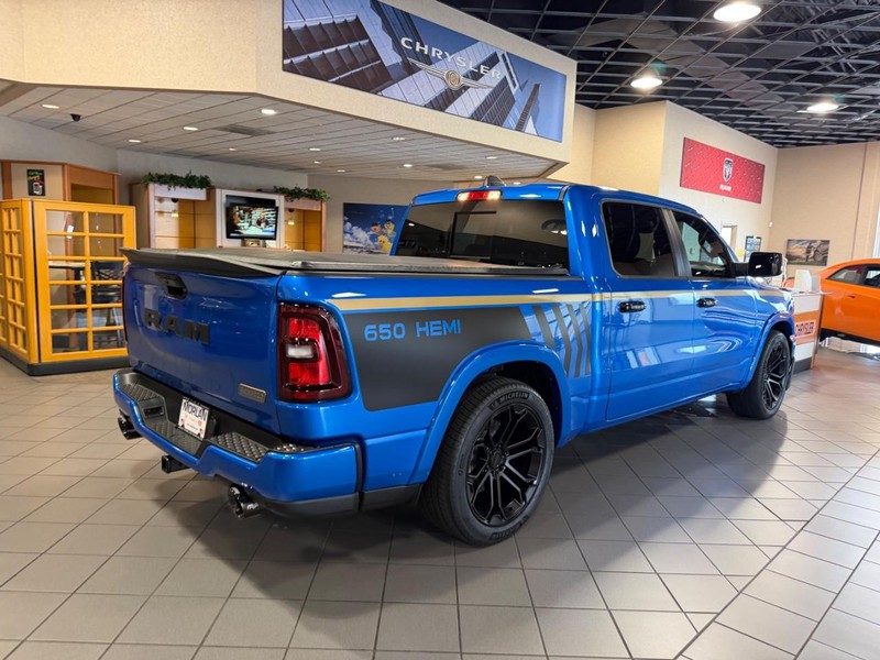 Ram 1500 Vehicle Full-screen Gallery Image 4