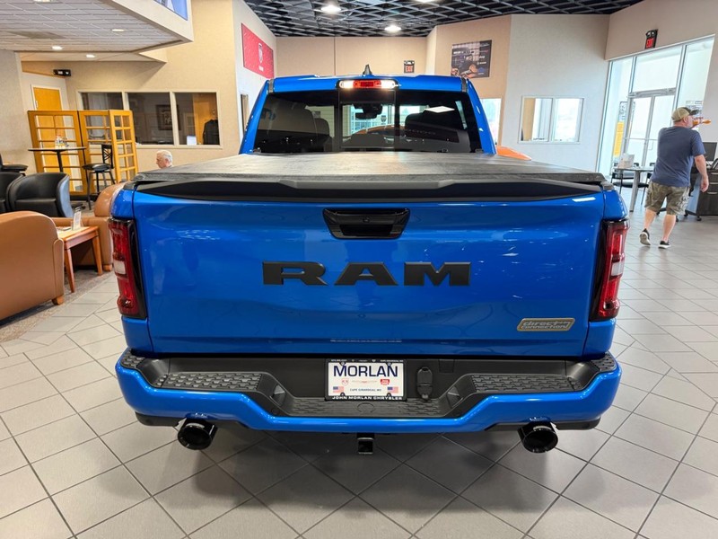Ram 1500 Vehicle Full-screen Gallery Image 5